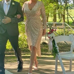 Leena by Mac Duggal rose gold sequined hi low dress. Size 8.